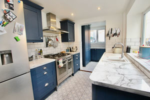 Kitchen- click for photo gallery